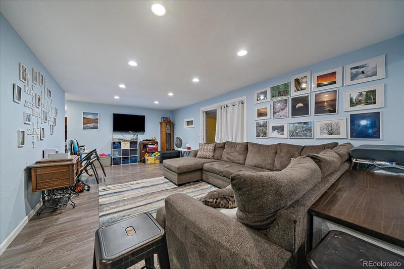 271 Davies Ave, Centennial, CO 80122