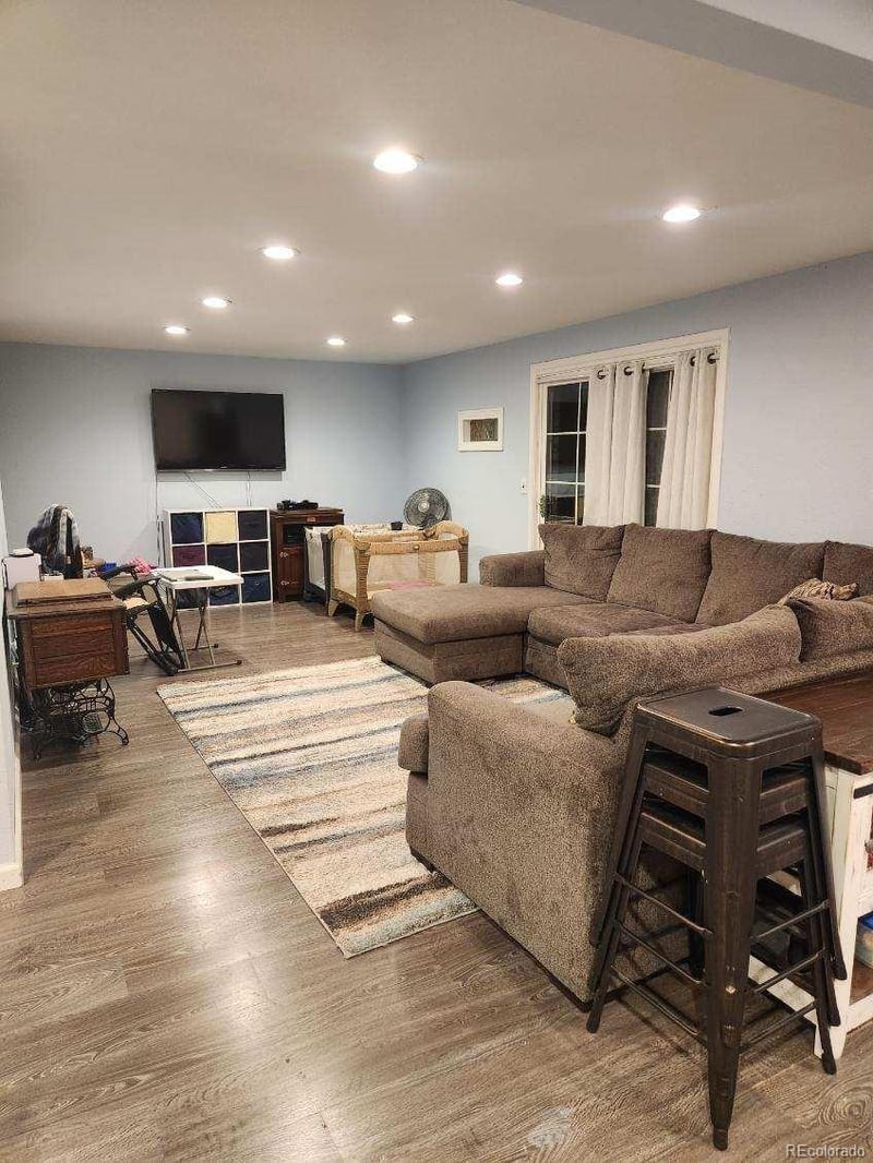 271 Davies Ave, Centennial, CO 80122