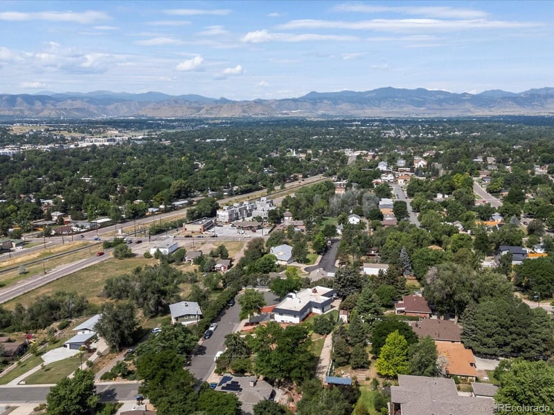 8233 62nd Pl, Arvada, CO 80004