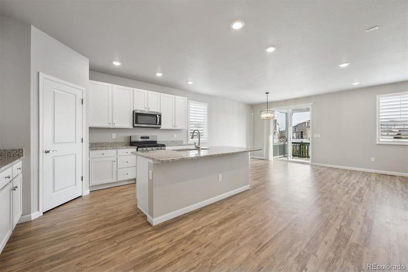 44 Titus St, Aurora, CO 80018