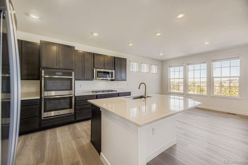 24515 Kettle Ct, Aurora, CO 80016