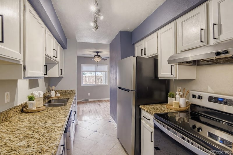 1060 Parker Rd #25, Denver, CO 80231