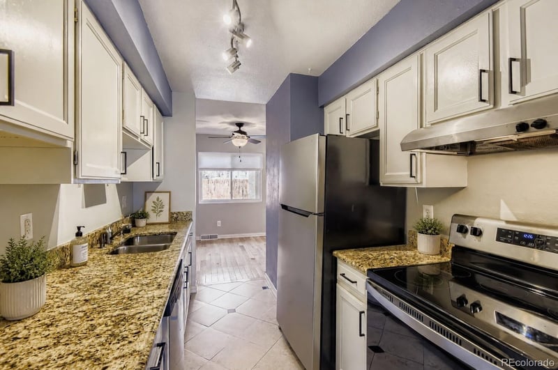 1060 Parker Rd #25, Denver, CO 80231