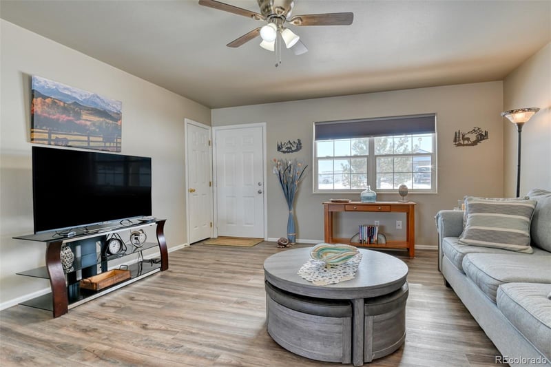 17 Garfield Cir, Florissant, CO 80816