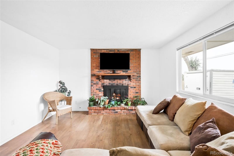 16010 11th Ave, Aurora, CO 80011