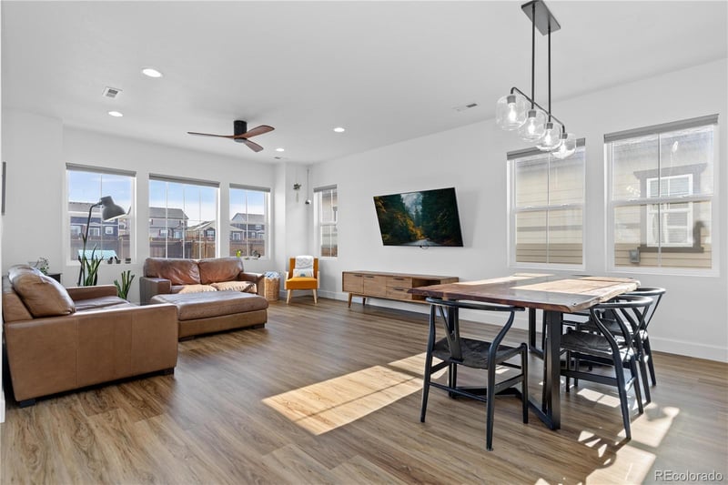 664 Yantley St, Aurora, CO 80018