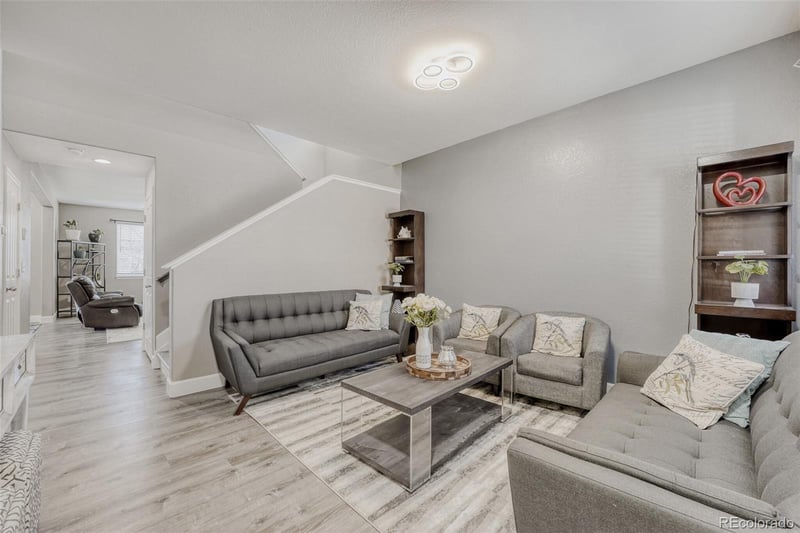 6331 Dunkirk Ct, Aurora, CO 80019