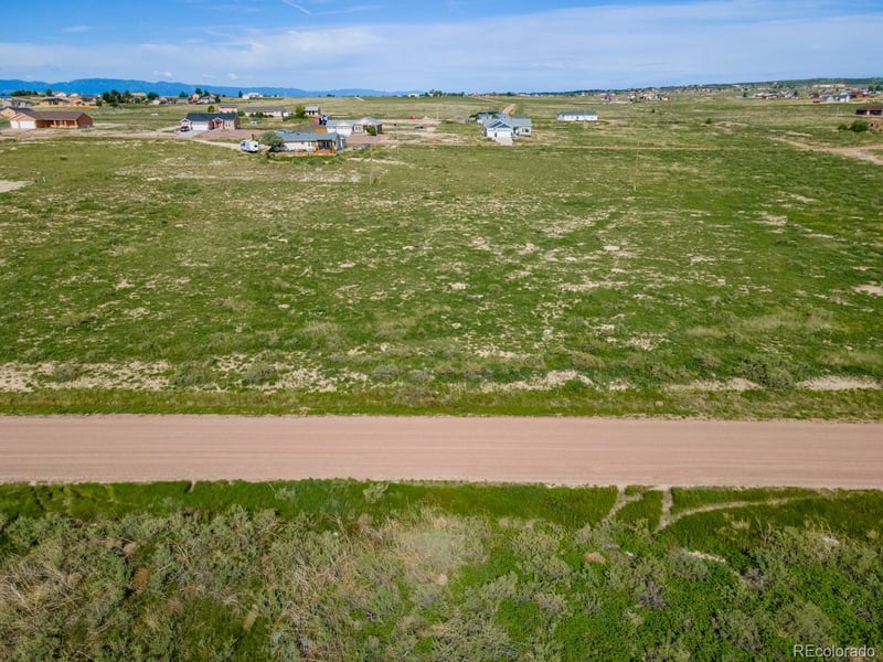 1431 Moonbeam Dr, Pueblo, CO 81007