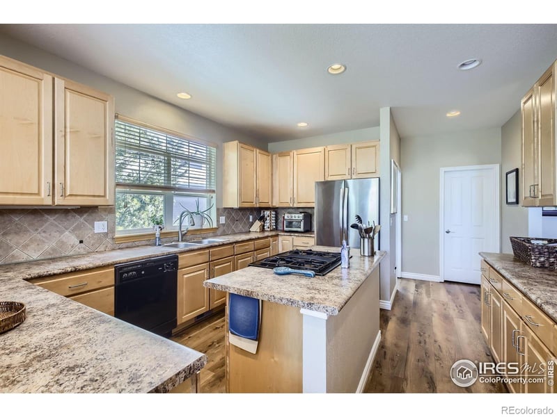 104 Noland Ct, Lyons, CO 80540