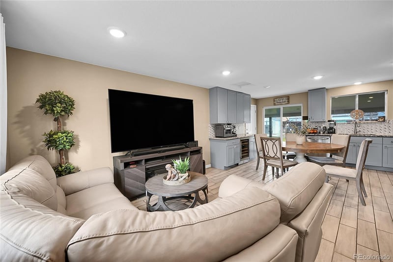 4642 Eureka Ct, Denver, CO 80239