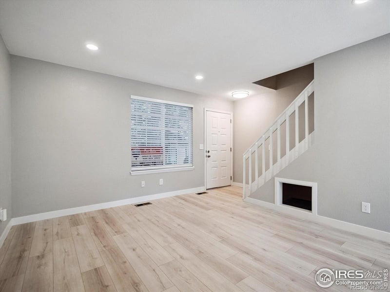 867 Summer Dr, Littleton, CO 80126