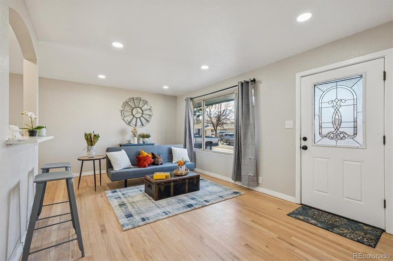 840 Kingston St, Aurora, CO 80010