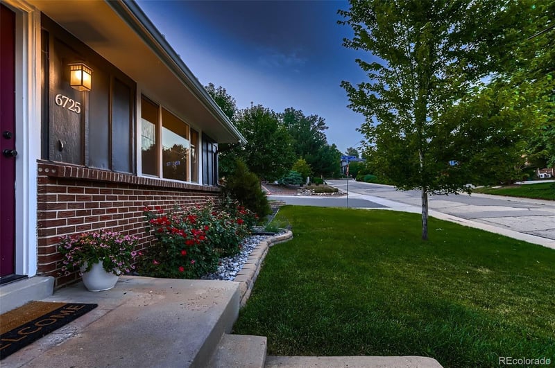 6725 Dover St, Arvada, CO 80004