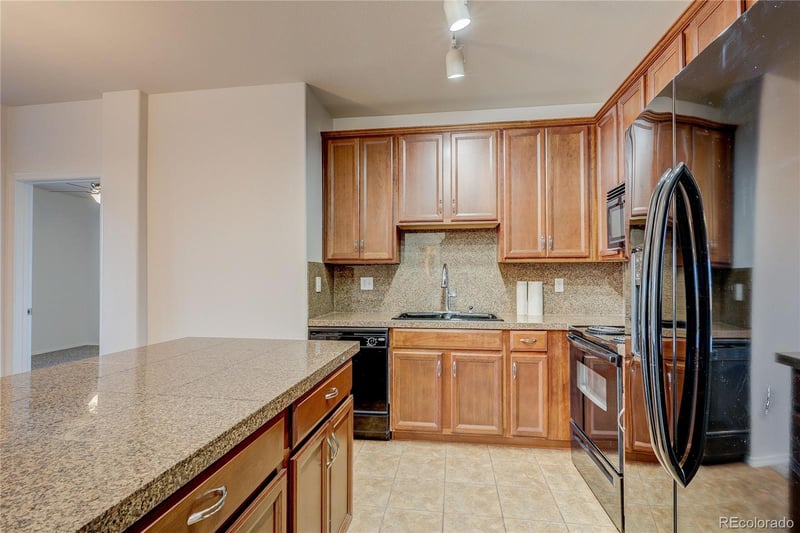 8489 Canyon Rim Cir #207, Englewood, CO 80112