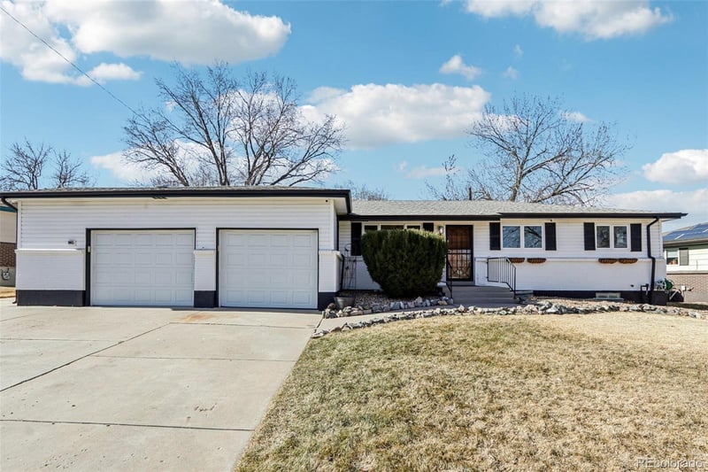 1825 Saulsbury Ct, Lakewood, CO 80232