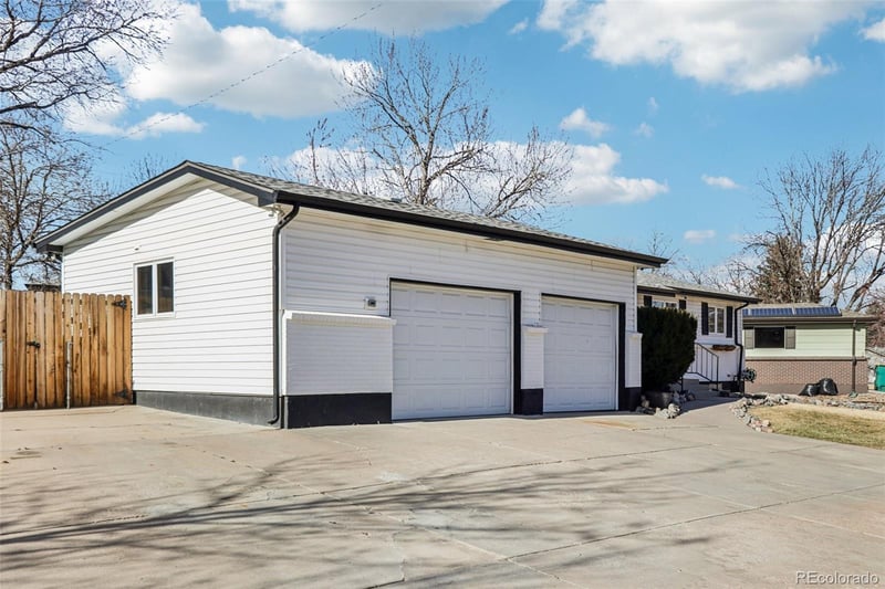 1825 Saulsbury Ct, Lakewood, CO 80232