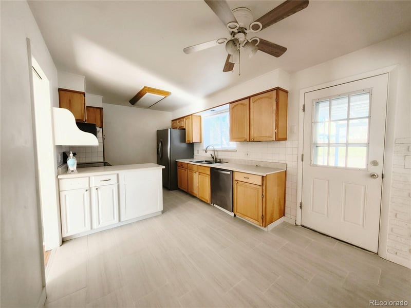 7921 Briarwood Blvd, Centennial, CO 80112