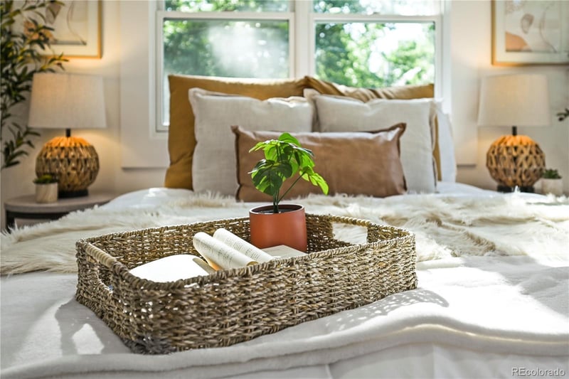 734 Downing St, Denver, CO 80218