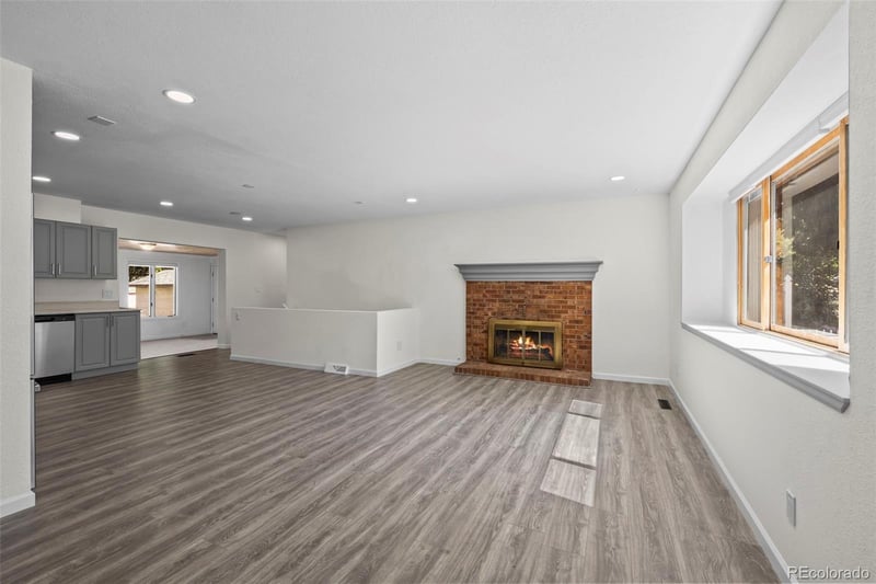 1035 Iris St, Broomfield, CO 80020