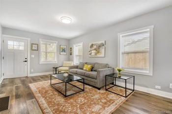 842 Grove St, Denver, CO 80204
