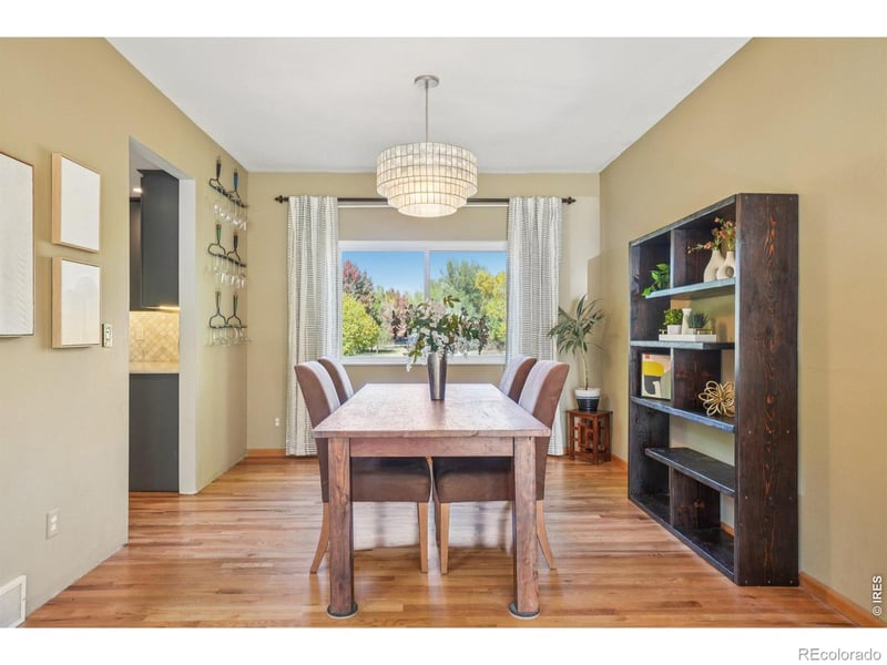 8009 James Ct, Niwot, CO 80503