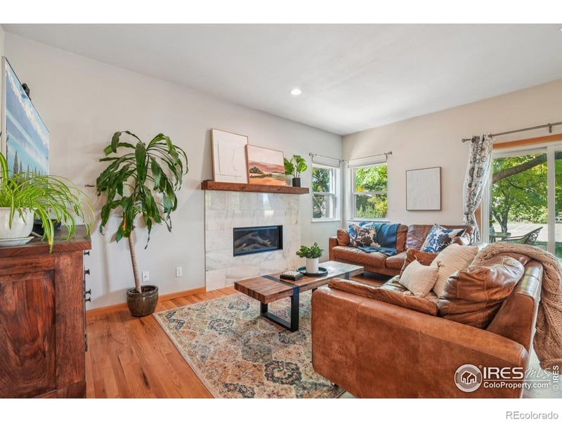 8009 James Ct, Niwot, CO 80503