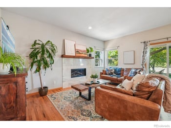 8009 James Ct, Niwot, CO 80503