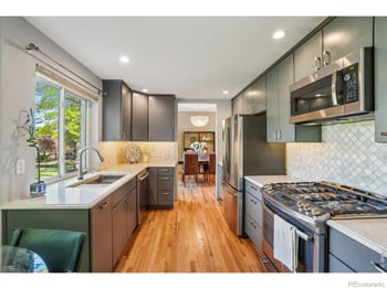 8009 James Ct, Niwot, CO 80503