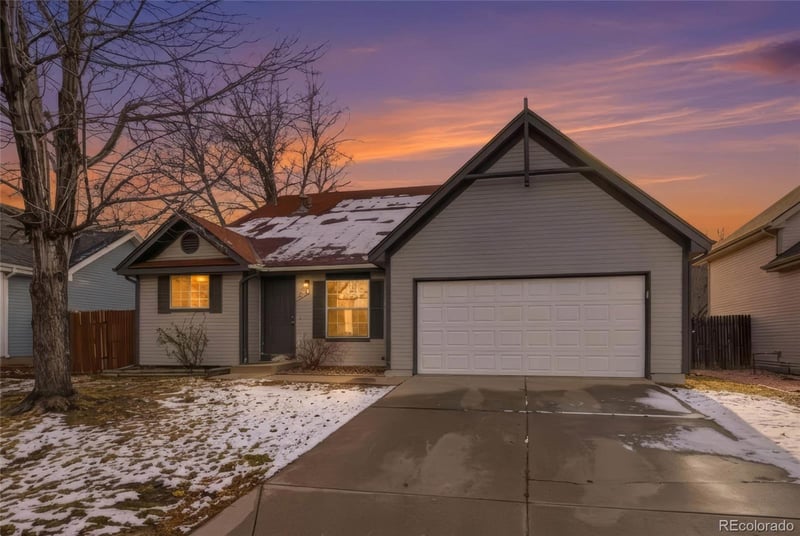 17614 Temple Dr, Aurora, CO 80015