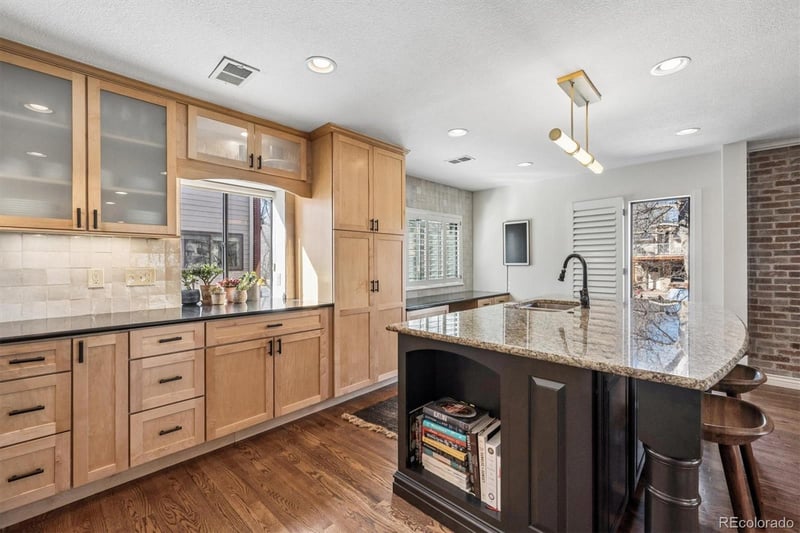 495 Columbine St, Denver, CO 80206