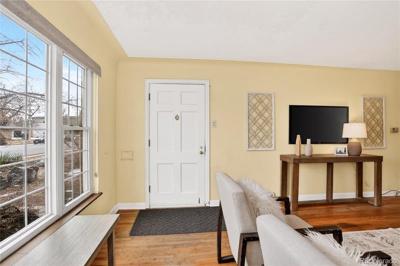 825 Jasmine St, Denver, CO 80220