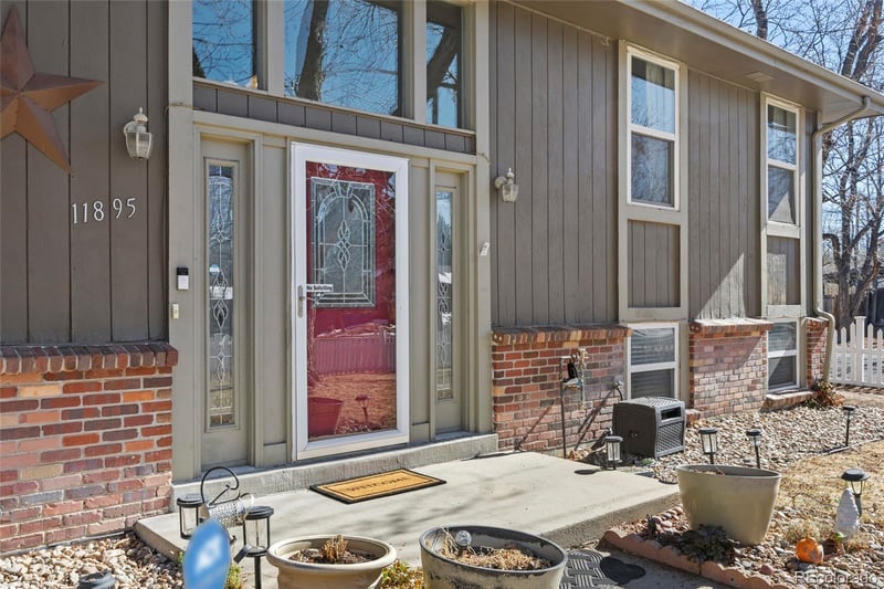 11895 Louisiana Ave, Aurora, CO 80012