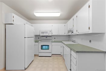 750 Clinton St #2B, Denver, CO 80247