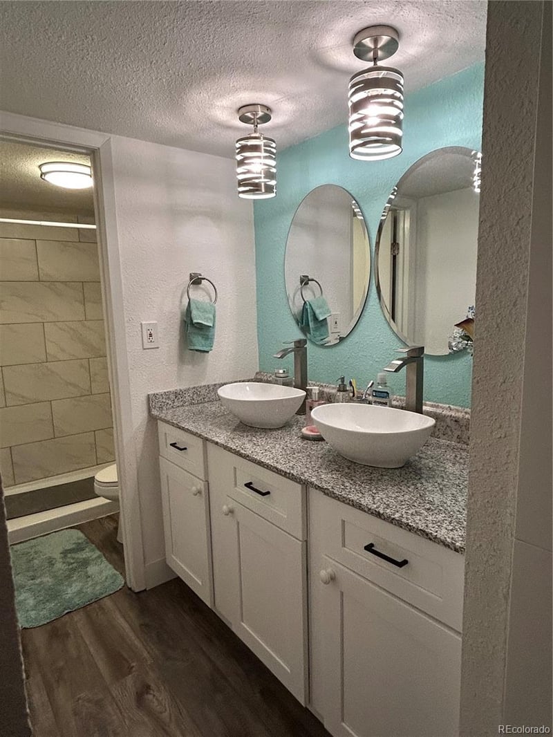 384 Ironton St #106, Aurora, CO 80012