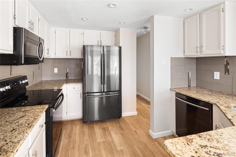 2060 Phillips Ln, Centennial, CO 80122