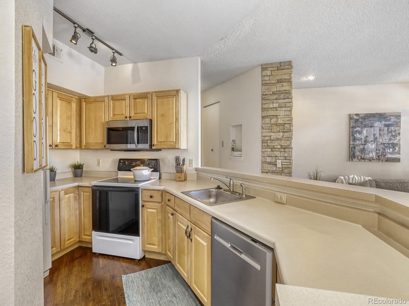 6001 S Yosemite St #C207, Greenwood Village, CO 80111
