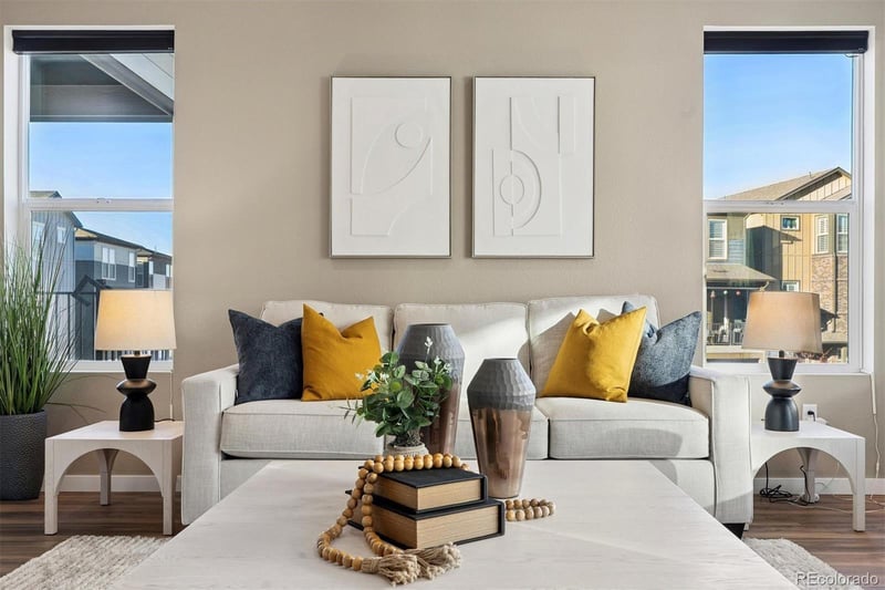 8872 Southurst St, Littleton, CO 80129