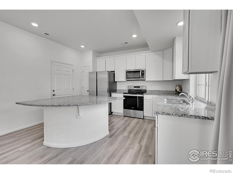 3576 Streamwood Dr, Johnstown, CO 80534