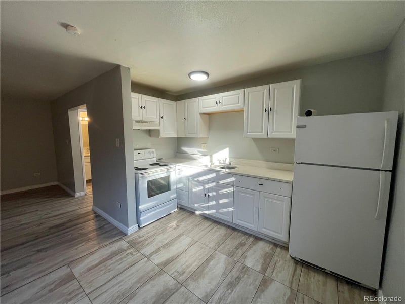 1590 Clinton #6, Aurora, CO 80010