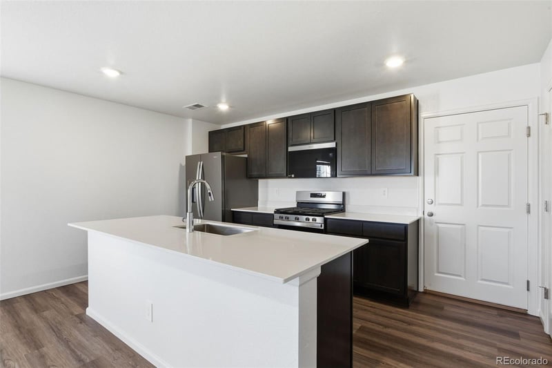 21094 65th Dr, Aurora, CO 80019