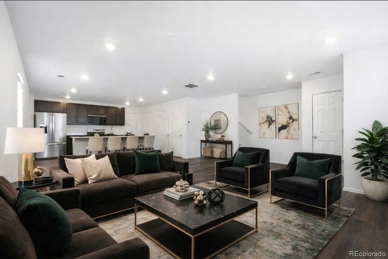 21094 65th Dr, Aurora, CO 80019