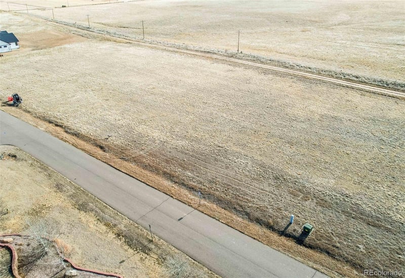 49920 Antelope Dr E, Bennett, CO 80102