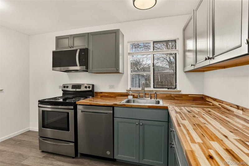 1861 Knox Ct, Denver, CO 80219