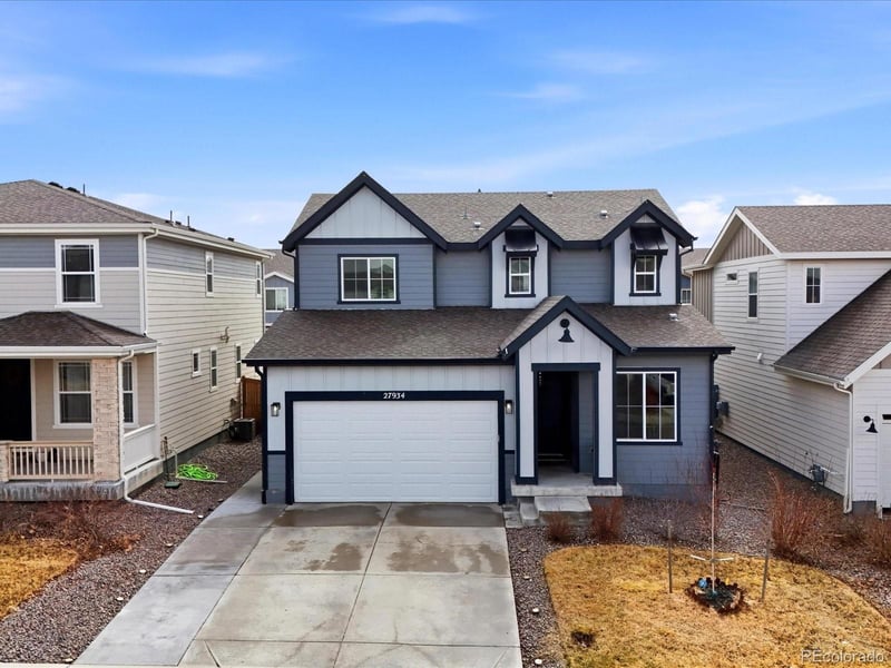 27934 7th Ave, Aurora, CO 80018
