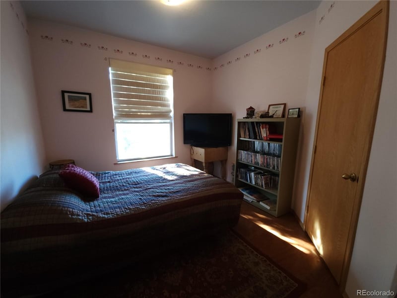 323 Holiday Overlook Cir, Crestone, CO 81131