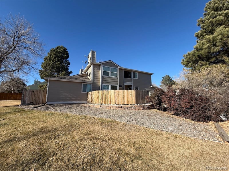 841 Uravan Ct, Aurora, CO 80017