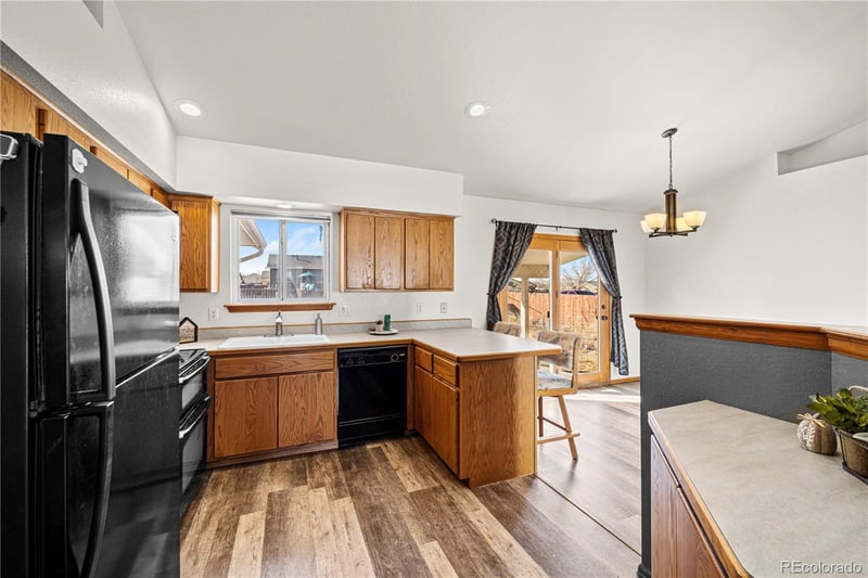 441 Oak Creek Dr, Pueblo West, CO 81007