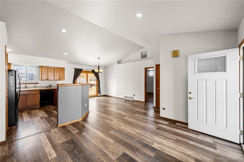 441 Oak Creek Dr, Pueblo West, CO 81007