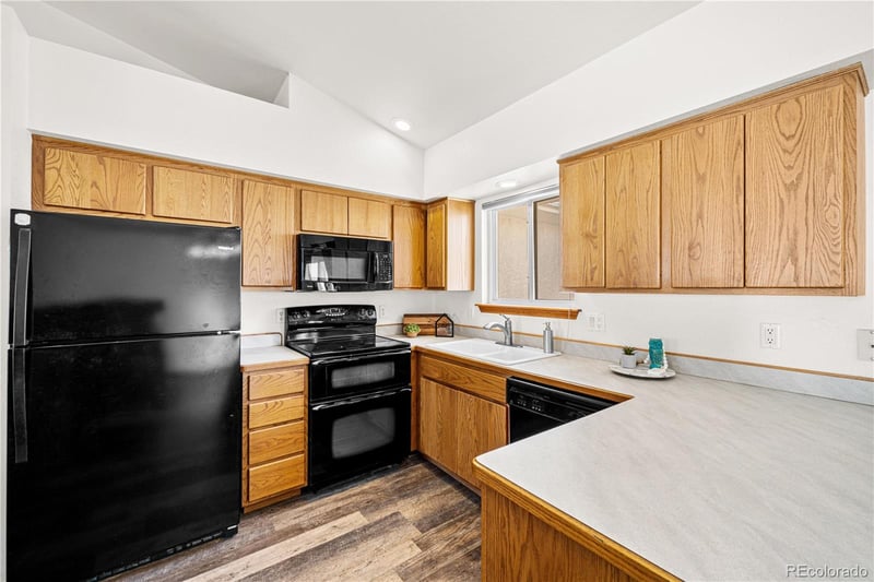 441 Oak Creek Dr, Pueblo West, CO 81007