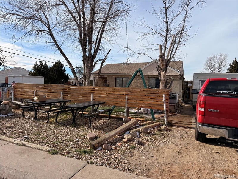 6007 Hudson St, Commerce City, CO 80022